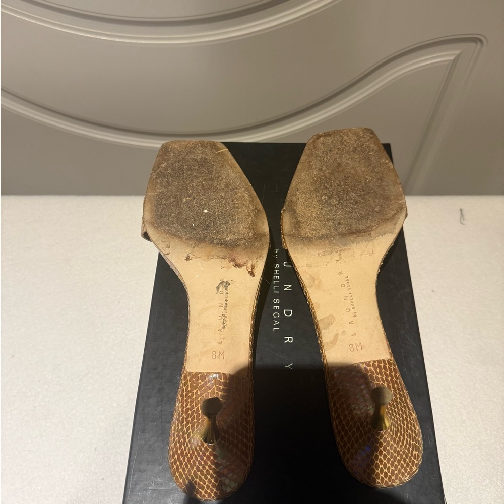Laundry by Shelli Segal Women's Brown -Gold Heeled Sandals - Picture 4 of 4